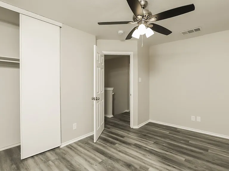 8151 Cheryl Meadow Dr — Photo 15
