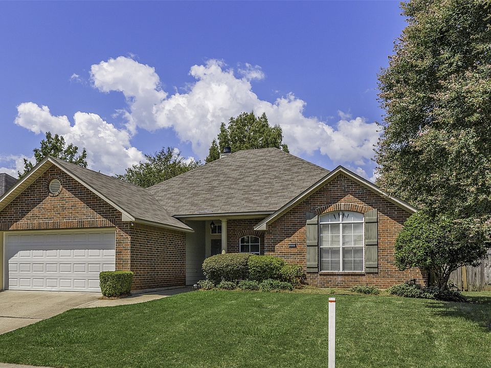 1st image of 111 Riverbrooke Dr