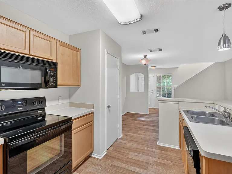 7401 Cowhand Ct — Photo 12