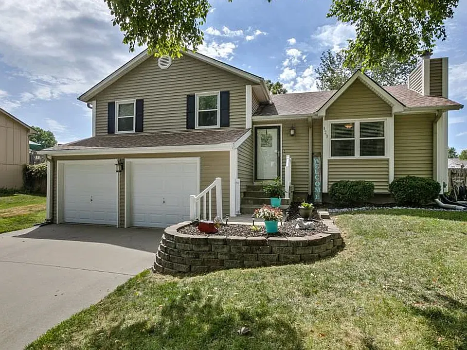 420 SE Onyx Dr