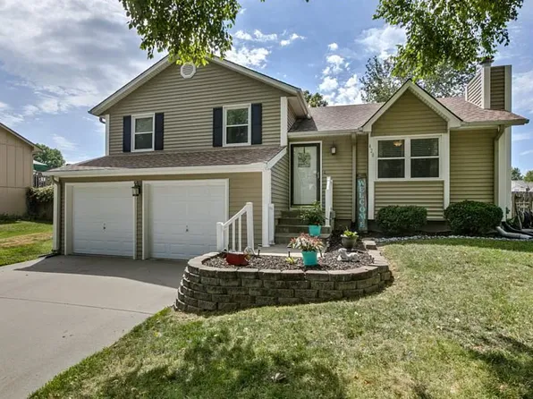 420 SE Onyx Dr, Lees Summit, MO 64063