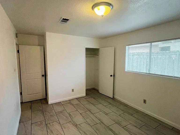 2616 Loch Ness Ct — Photo 13