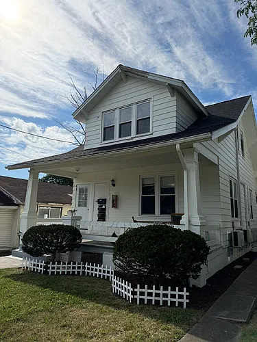 907 E Chocolate Ave Photo 1