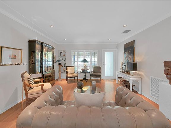 5th image of 2665 SW 17th Ave