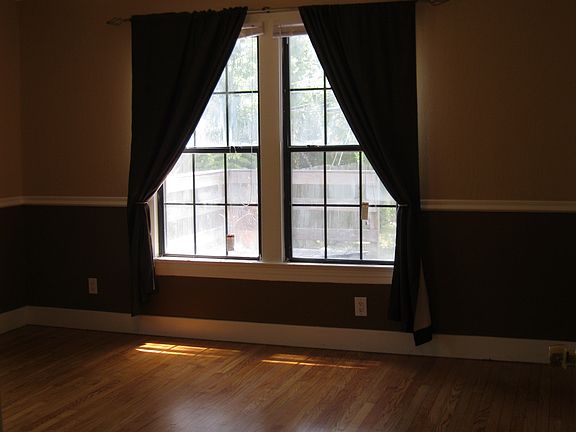 5th image of 153 E Boulevard St