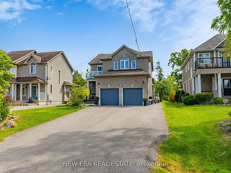 1031 Lake Dr N #UPPER — Photo 1