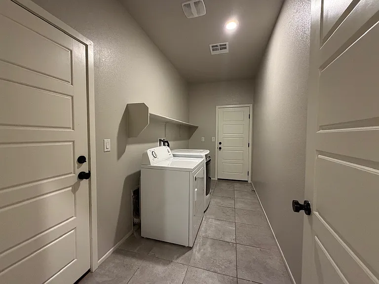 7473 Garnet Moon St — Photo 32
