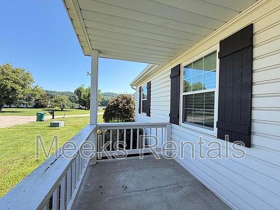 3rd image of 10 Hawthorne St