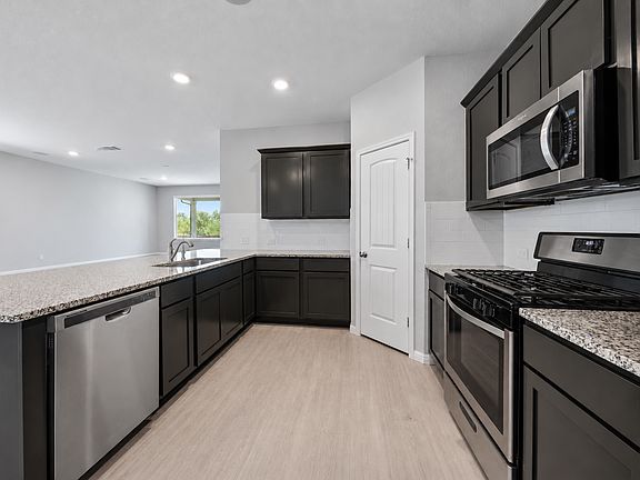 4th image of 301 Brody Ln