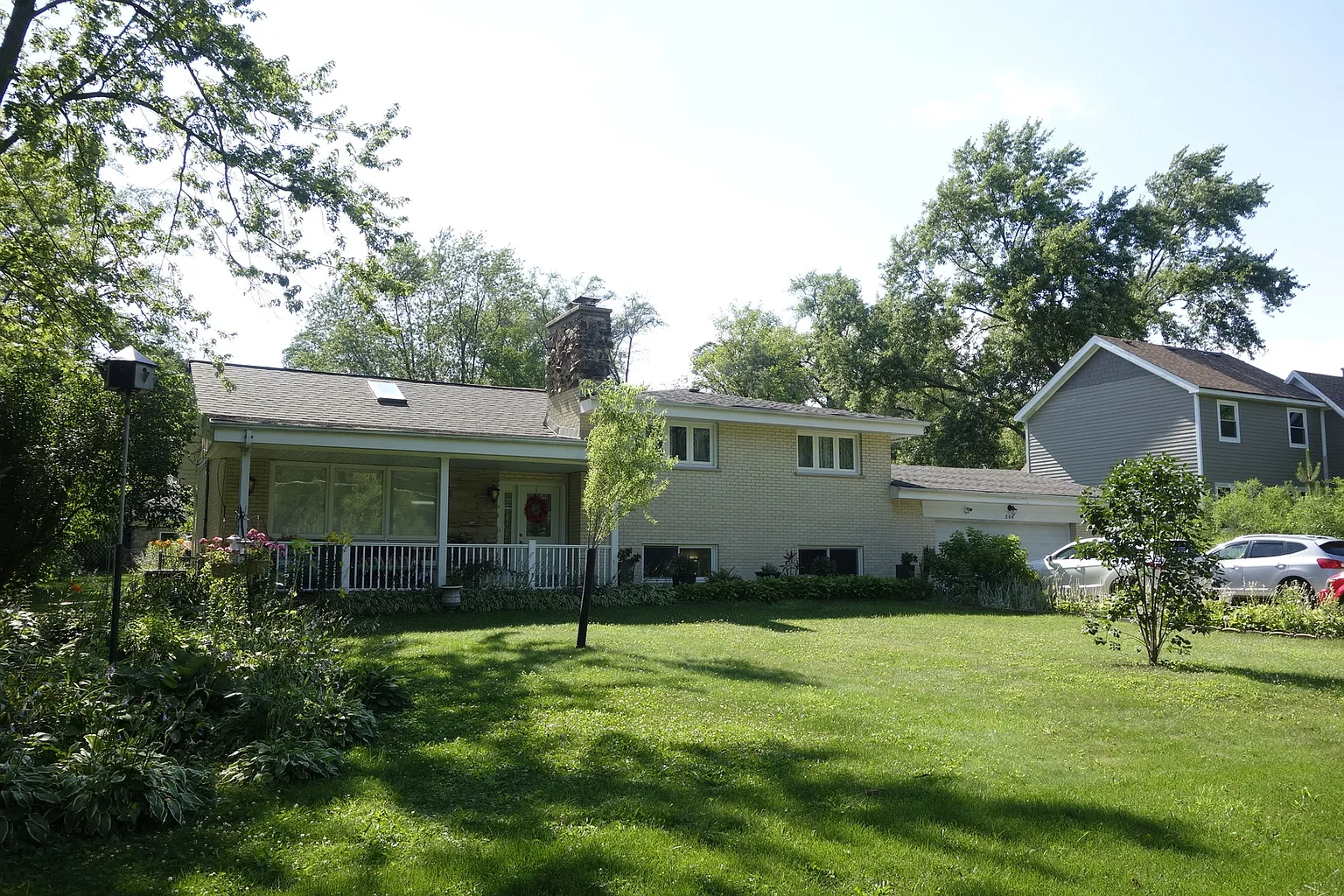 208 Forest View Ave photo 1
