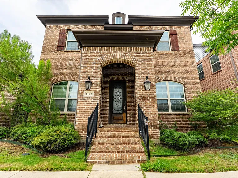 1113 Peacock Blvd — Photo 1
