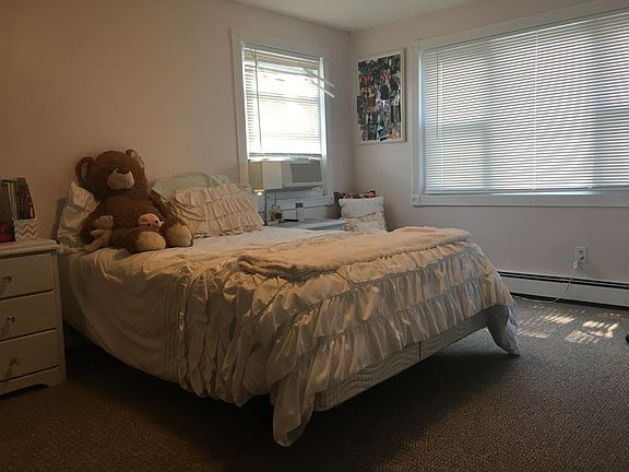 4th image of 157 Chicago Ave Floor 2