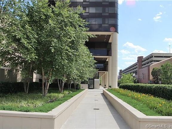 4th image of 127 Greyrock Pl APT 801