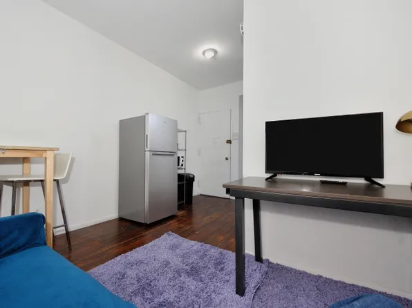 474 Ninth Avenue image 2 of 20