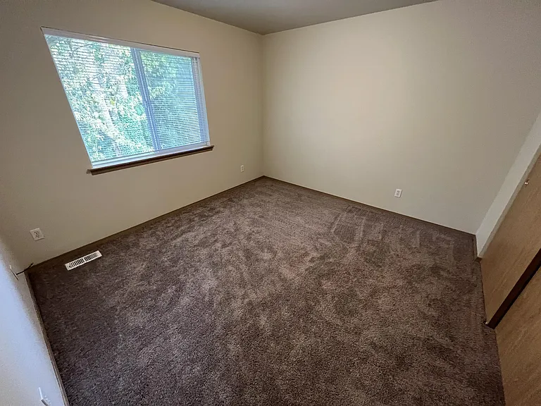414 91st Ave SE #B — Photo 23