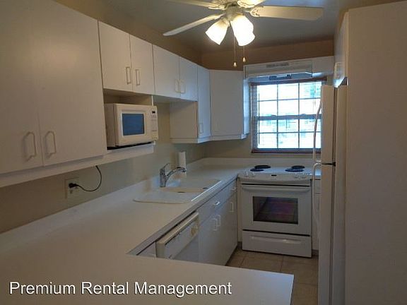 2nd image of 332 Cherrywood Gardens Dr