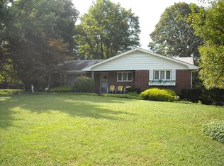 2215 Bakerstown Rd, Tarentum, PA 15084