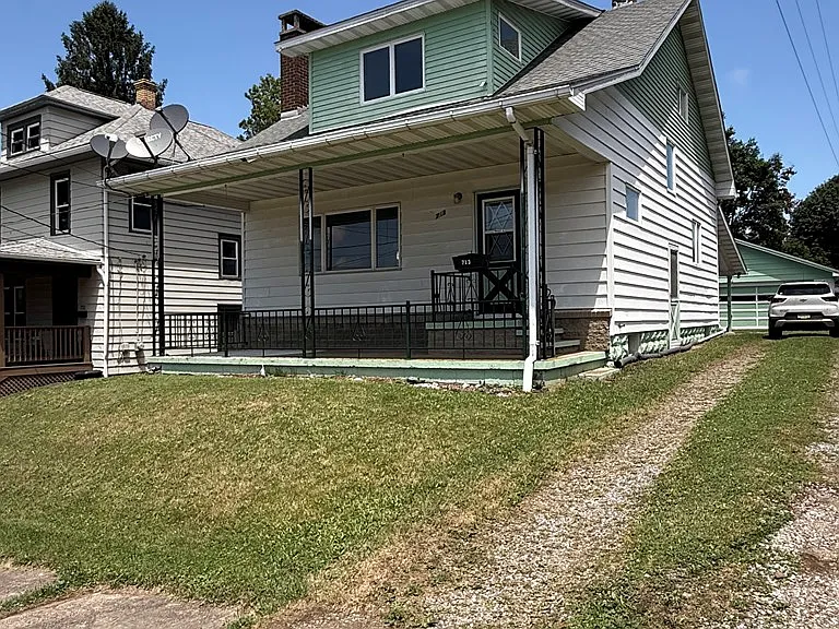 713 Innis St — Photo 3