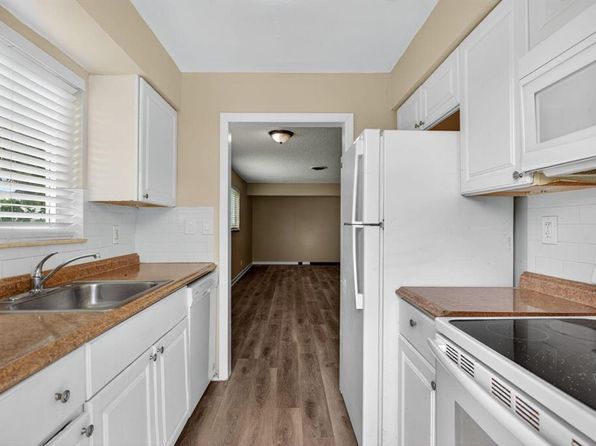 2925 NE 7th Ave APT A