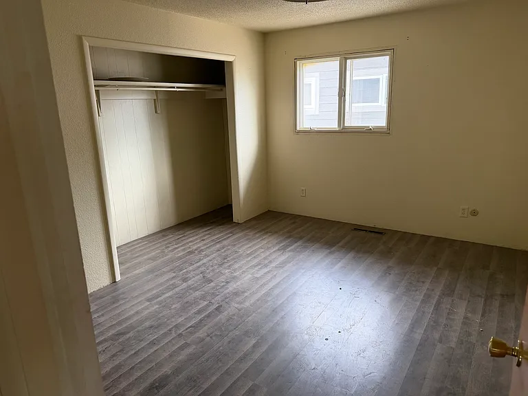 317 Howard St — Photo 4