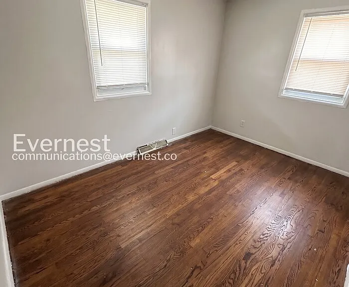 1359 Cove Ln — Photo 11