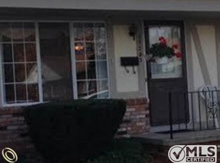 25293 Potomac Dr, South Lyon, MI 48178