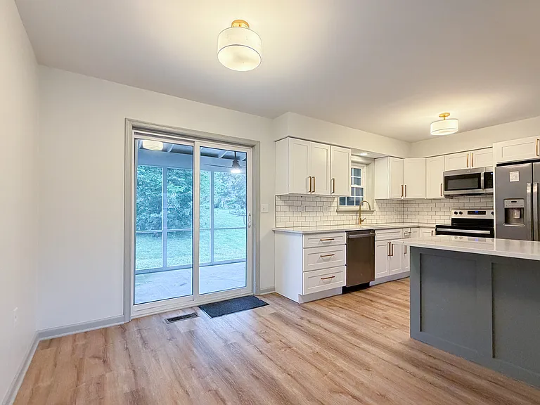 425 Deerfield Dr — Photo 12