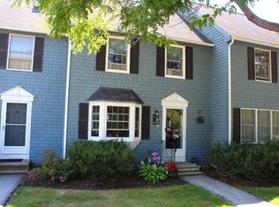 14 Orchard Hills Pkwy, Bangor, ME 04401