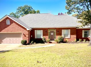 107 Lake Ridge Dr, Enterprise, AL 36330