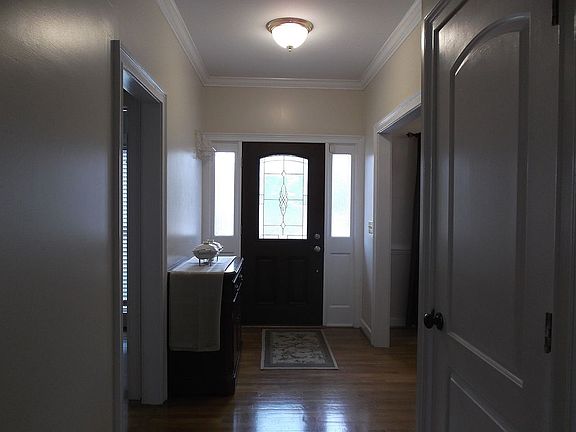 3rd image of 324 Brentland Ct
