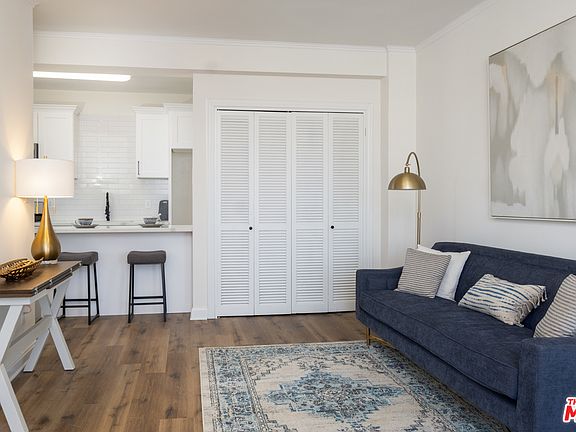 4th image of 1030 E Ocean Blvd Unit 501
