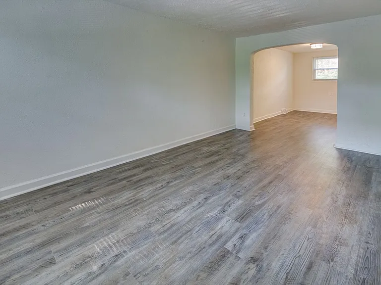 53 Madison Dr — Photo 4