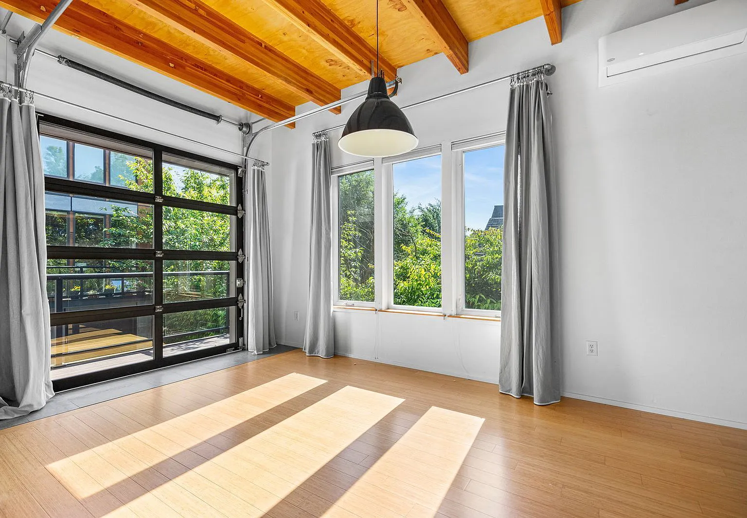 2 bed, 3.5 bath, 1575 sqft, $2,995 — Photo 2