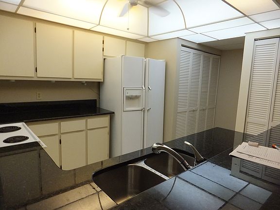 4th image of 8895 Somerset Blvd