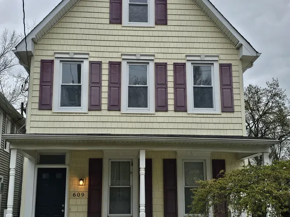 609 Cinnaminson St APT B, Riverton, NJ 08077