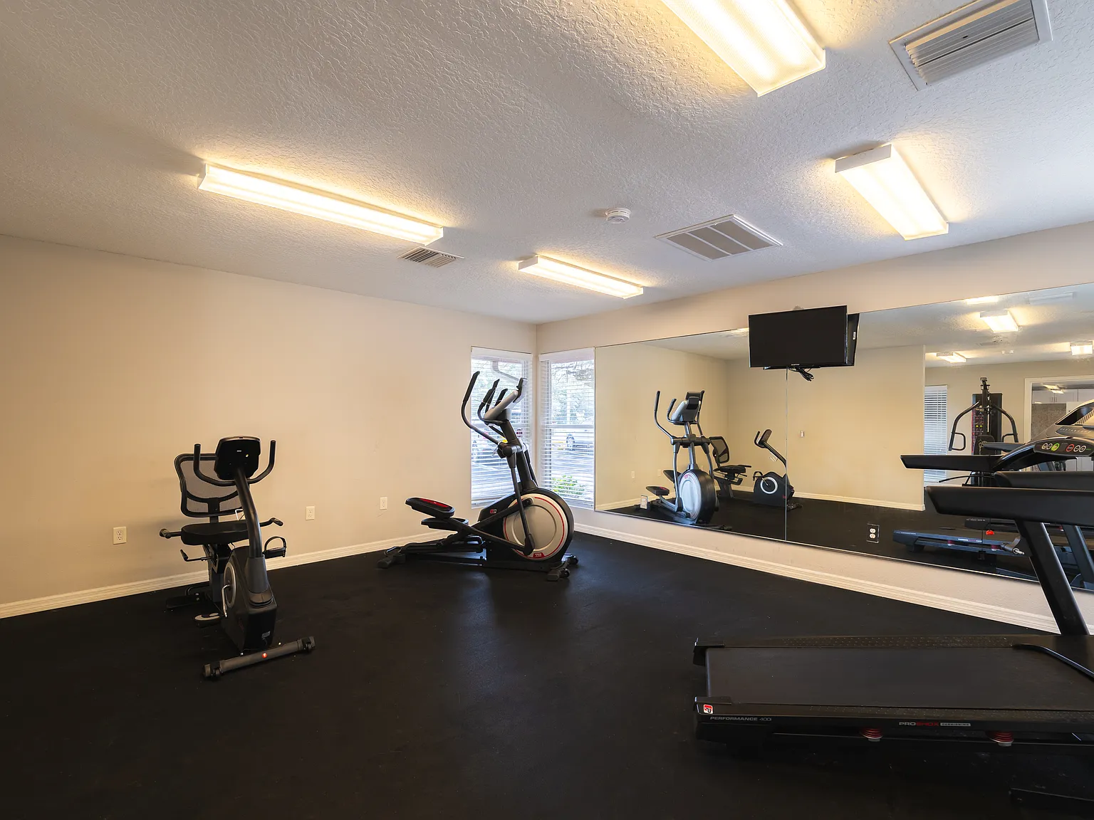 2 bed, 902 sqft, $1,500 — Photo 4
