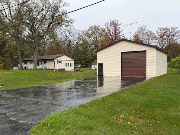4866 Mikes Dr, Caseville, MI 48725