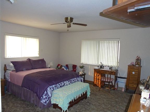 4th image of 8945 Butte Mountain Ln W