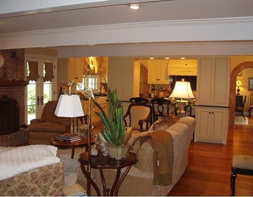 2nd image of 1201 Westwood Dr