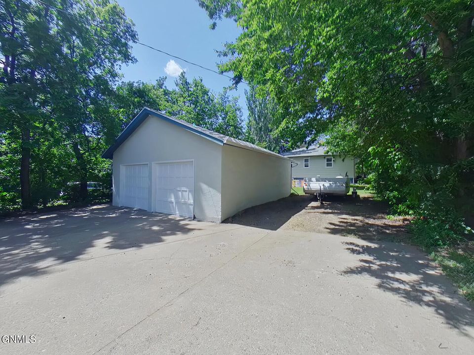 1025 N 4th St, Bismarck, ND 58501 Zillow