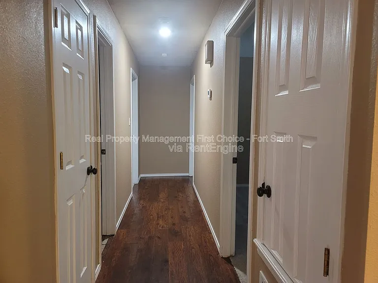 306 Elfen Glen St — Photo 10