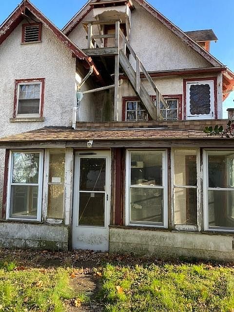 1st image of 18 Touraine Avenue