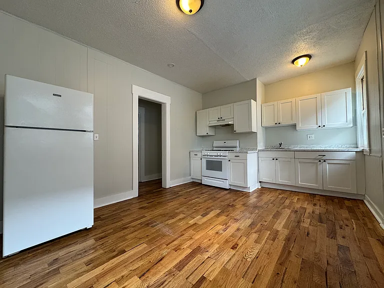 162 Sheffield Ave #B2 — Photo 3