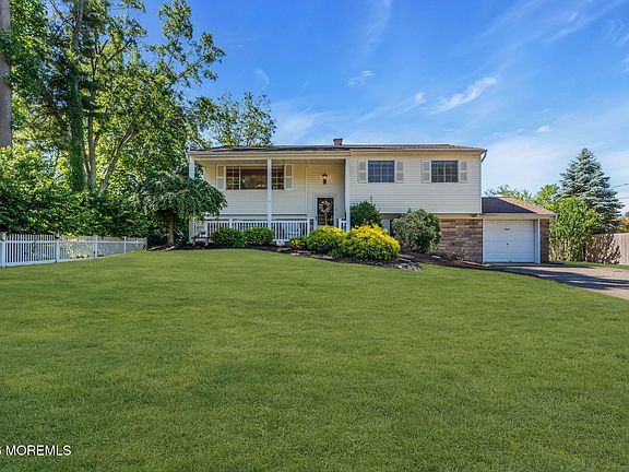 2nd image of 1069 Fairview Drive