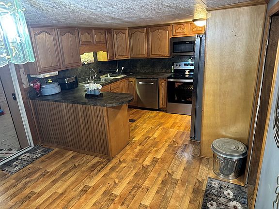 5th image of 260 Hoye Rd