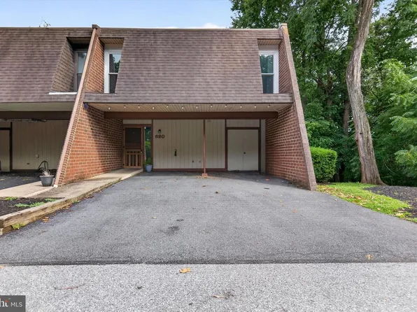 620 Cedar Ridge Ln, Mechanicsburg, PA 17055