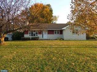 27 Pricetown Rd, Fleetwood, PA 19522