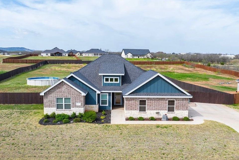 1st image of 240 Newhouse Dr