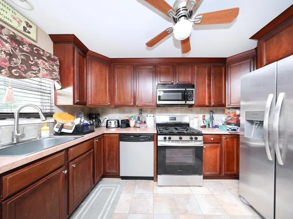 4 Country Woods Lane image 10 of 19