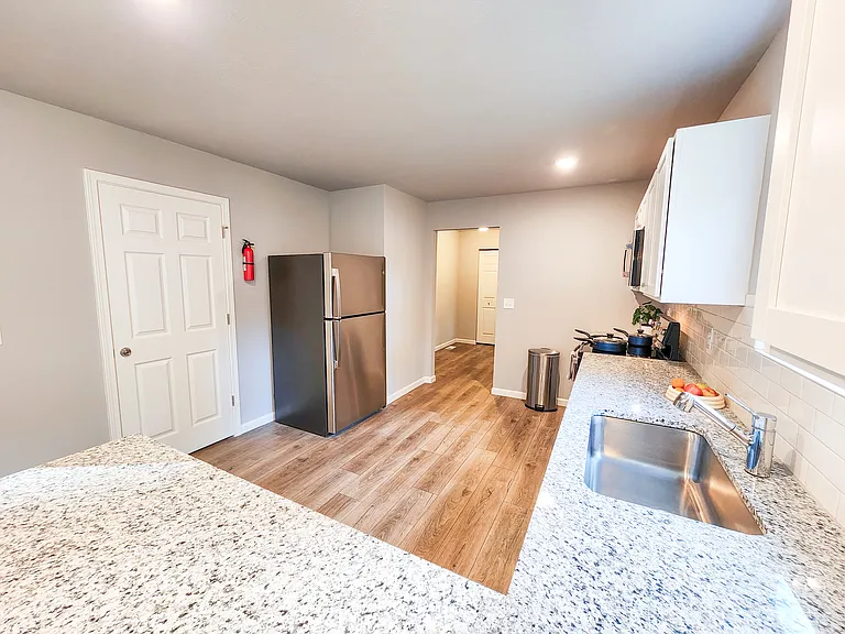 918 Forest St — Photo 12